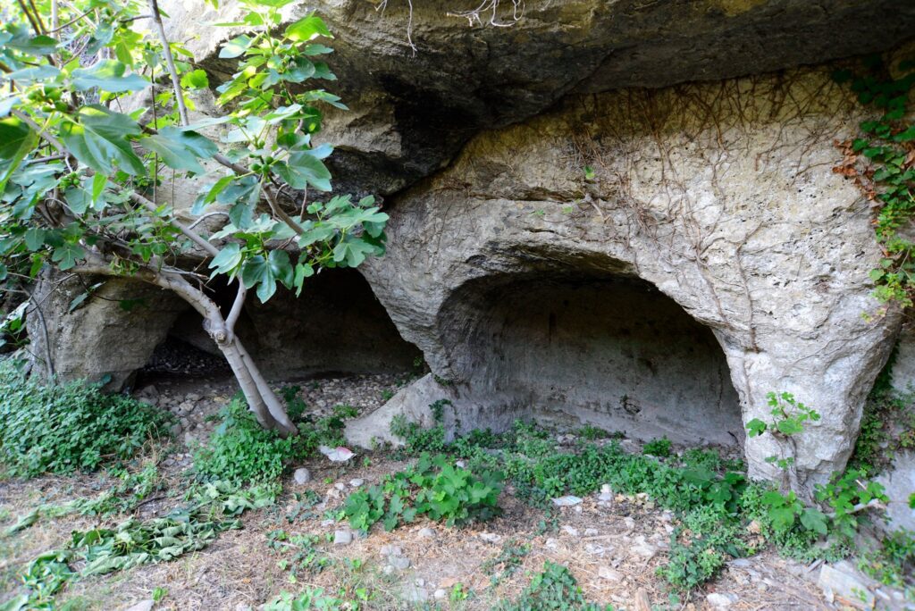 Percorso delle 12 grotte a Mesoraca