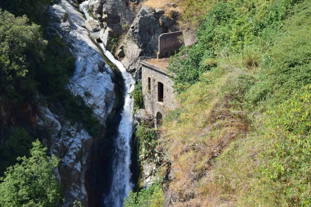 cascata-luce-vecchia-riserva-mesoraca