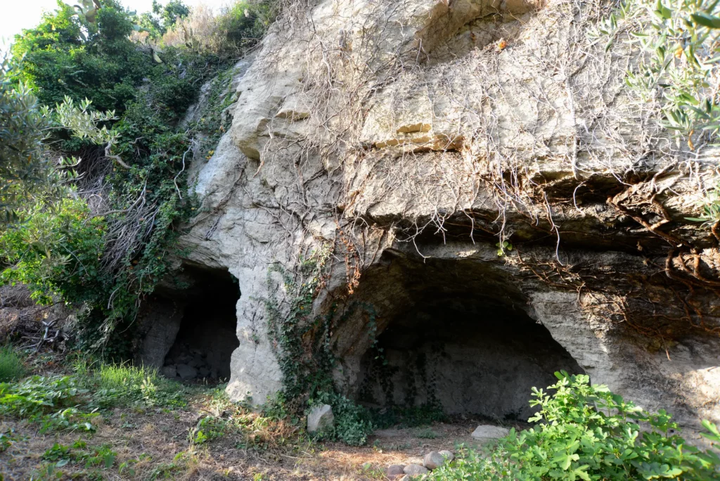 grotte-mesoraca-percorso-trekking1